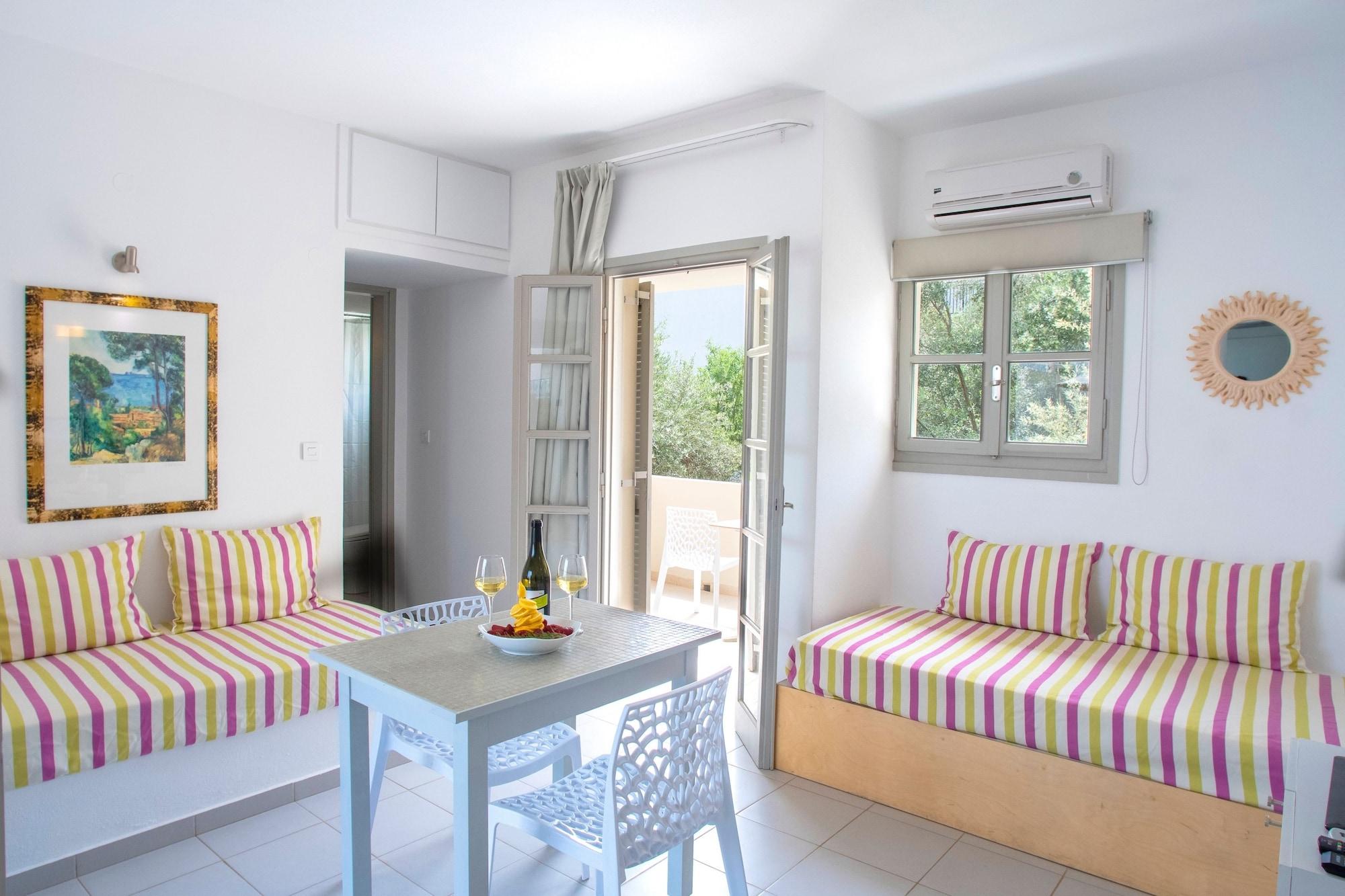 Elounda Garden Suites Heated Pool Exteriör bild